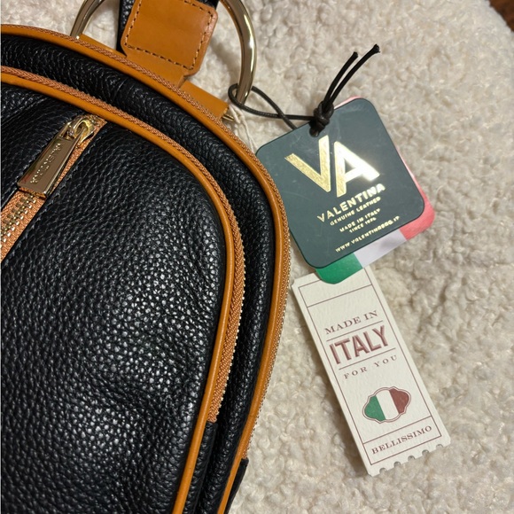 COPY - 🏷️ NWT Valentina Italy peppled Leather Purse/Backpack/ sling  - black - Picture 3 of 5